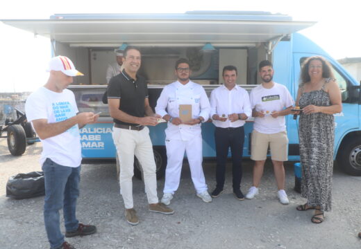 A Xunta promociona en Laxe o consumo dos produtos marítimo-pesqueiros cunha foodtruck da campaña Galicia sabe Amar